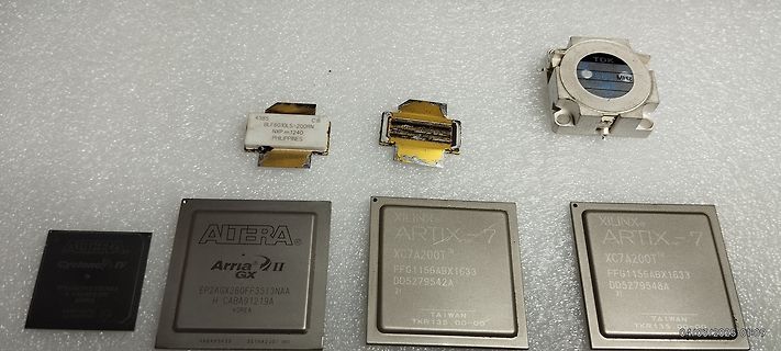 Diverse integrierte Schaltkreise und elektronische Bauteile