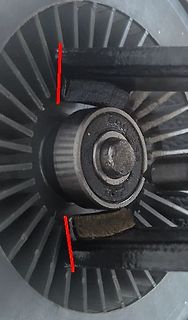 Nahaufnahme eines Elektromotors mit Kohlebürsten