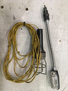 Lötkolben mit Kabel und Schutzkäfig