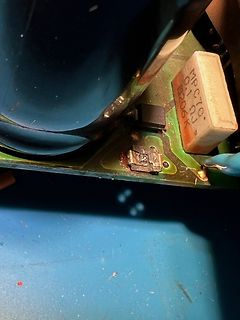 Detailaufnahme einer Leiterplatte mit Bauteilen
