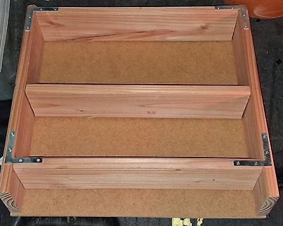 Holzbox mit Unterteilungen