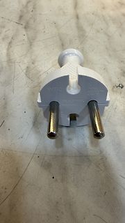 Weißer Schuko-Stecker