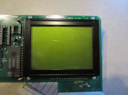 Grüne Leiterplatte mit LCD-Display