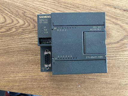 Siemens SIMATIC S7-200 CPU 221 SPS