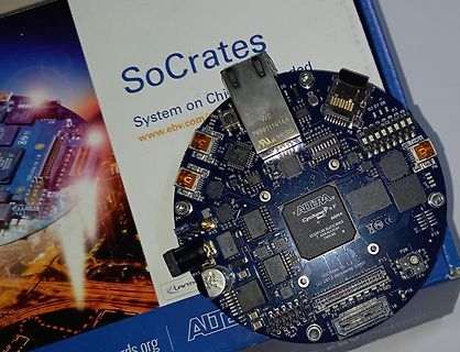 SoCrates Cyclops Leiterplatte auf Verpackung