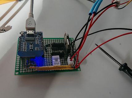 Aufbau mit Mikrocontroller auf Lochrasterplatine