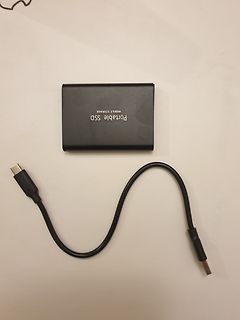 Portable SSD mit USB-C Kabel