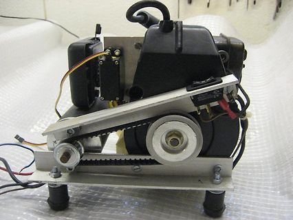 Mechanischer Aufbau mit Riemenantrieb und Motor
