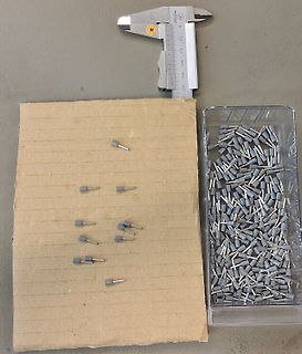 Messung von Aderendhülsen mit einem Messschieber