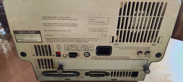 Rückseite eines Hewlett-Packard Monitors