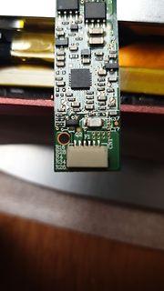 Nahaufnahme einer Leiterplatte mit SMD-Bauteilen