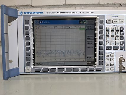 Rohde & Schwarz Universal Radio Communication Tester CMU 200