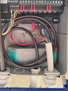 Verdrahtung eines LED-Treibers in einem Gehäuse