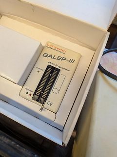 Conitec GALEP-III Multi-Programmer in einer Verpackung