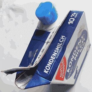 Umgeknickte Kondensmilchpackung