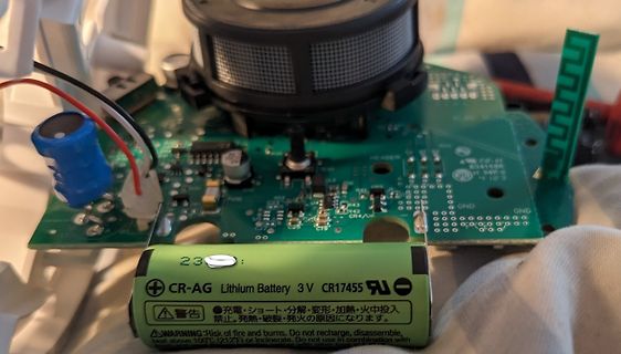 Leiterplatte mit Lithium-Batterie und Bauteilen