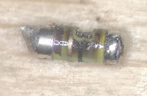 Beschädigtes Elektrolytkondensator-Bauteil