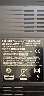 Typenschild eines Sony LCD Fernsehers