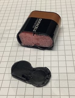 Beschädigte Duracell Lithium Batterie