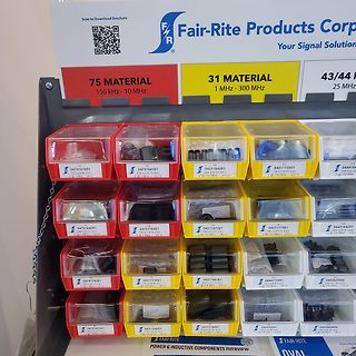Regal mit Fair-Rite Ferritkernen
