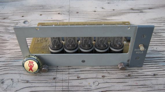 Retro-Vakuumfloschen-Anzeige auf Leiterplatte