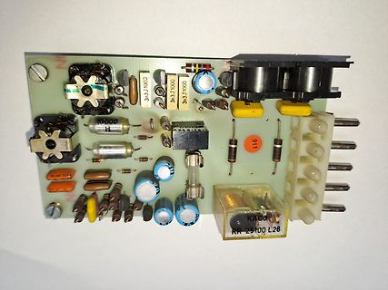 Bestückte Leiterplatte eines Netzteils
