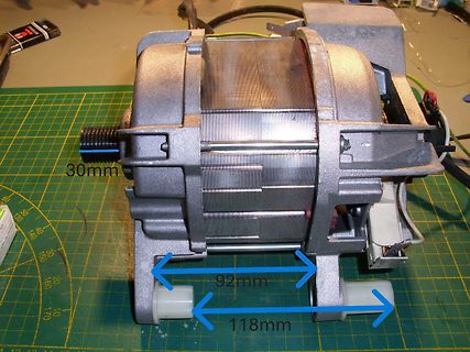 Elektromotor mit Maßangaben
