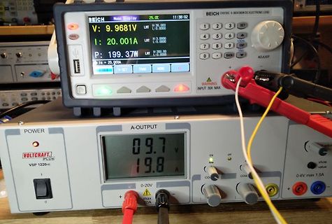Elektronische Last und Netzteil mit Messwerten