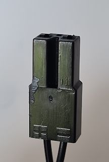 Elektrischer Stecker mit Beschädigung