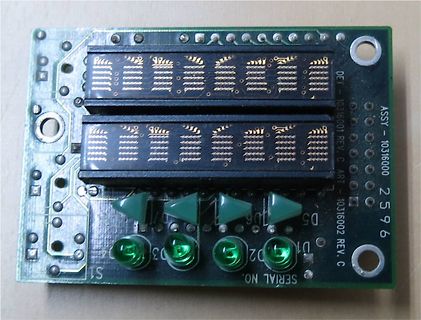 Leiterplatte mit Bauteilen und LEDs