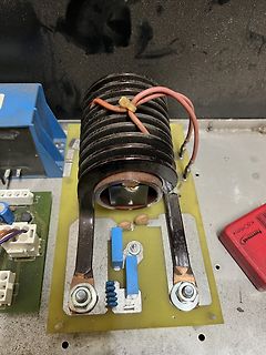 Leiterplatte mit Induktivität und Bauteilen