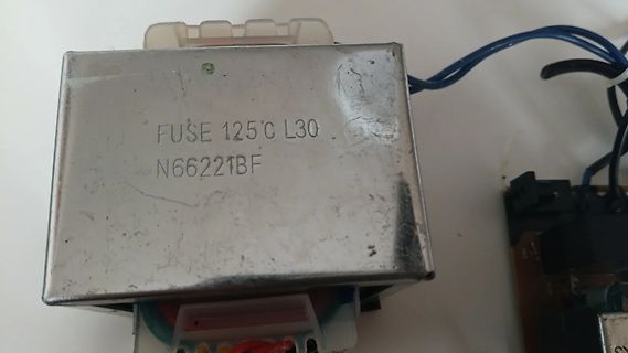 Metallgehäuse eines Bauteils mit Beschriftung
