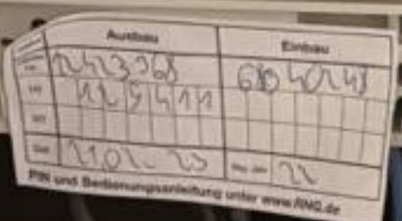Etikett mit Nummern und Webadresse