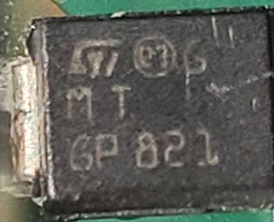 Makroaufnahme einer Bauteilbeschriftung