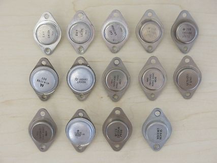 Sammlung von Leistungstransistoren im TO-3 Gehäuse