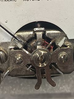 Nahaufnahme eines mechanischen Schalters oder Relais