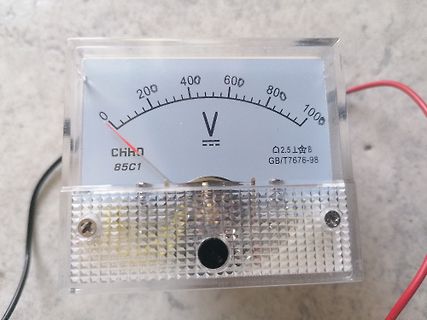 Analoges Voltmeter