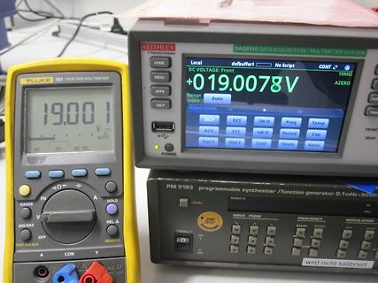 Fluke Multimeter und Keithley DAQ6510 Messgeräte