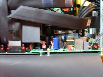 Nahaufnahme einer Leiterplatte mit elektronischen Bauteilen