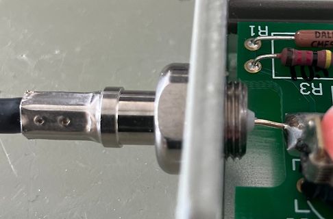 BNC-Stecker an einer Leiterplatte
