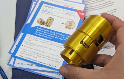 Goldener EZICoax Stecker und Datenblatt
