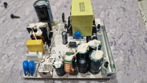 Leiterplatte eines Schaltnetzteils mit Bauteilen
