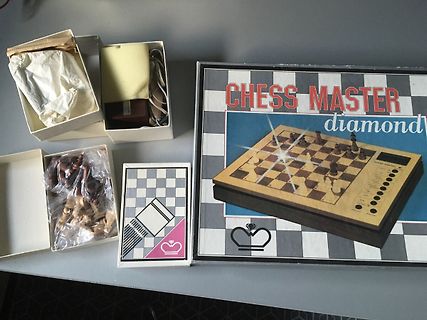 OVP und Zubehör eines Chess Master Diamond Computers