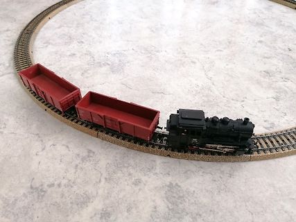Modelleisenbahn auf Schienen