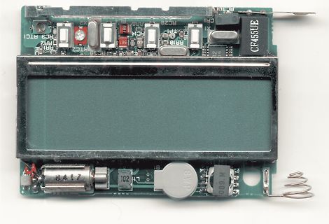 Leiterplatte mit LCD-Display und elektronischen Bauteilen