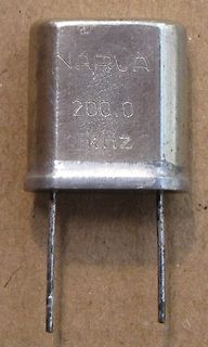 Metallgehäuse eines Quarzoszillators