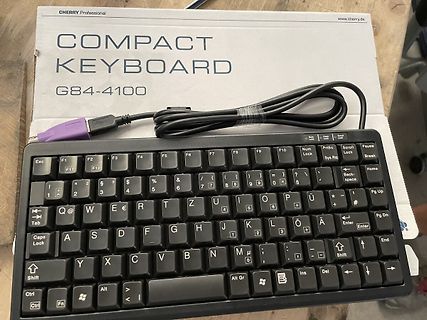 Cherry G84-4100 Tastatur mit Verpackung