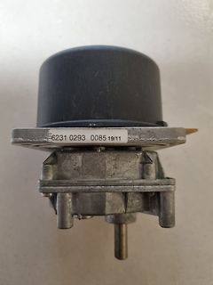 Elektronisches Bauteil mit Typenbezeichnung