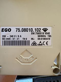 Typenschild eines EGO Netzteils