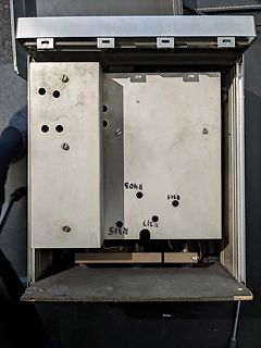 Innenansicht eines geöffneten elektronischen Geräts